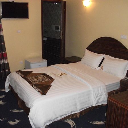 Mbayaville Hotel Douala Exterior photo