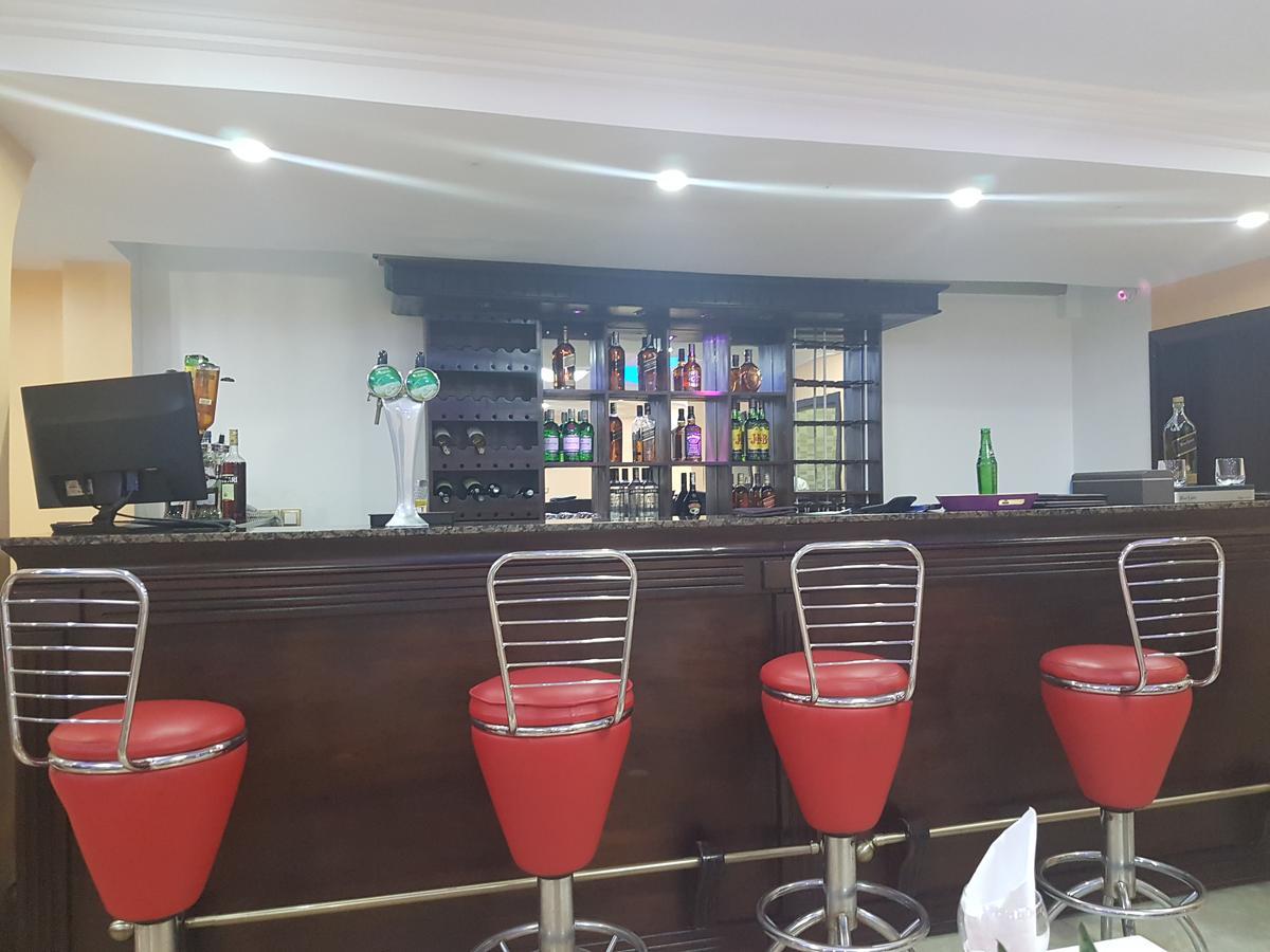 Mbayaville Hotel Douala Exterior photo