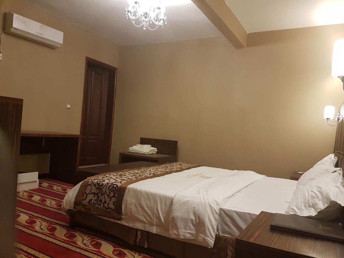 Mbayaville Hotel Douala Exterior photo