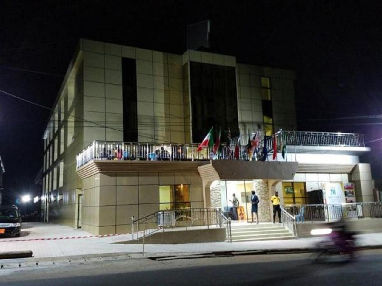 Mbayaville Hotel Douala Exterior photo